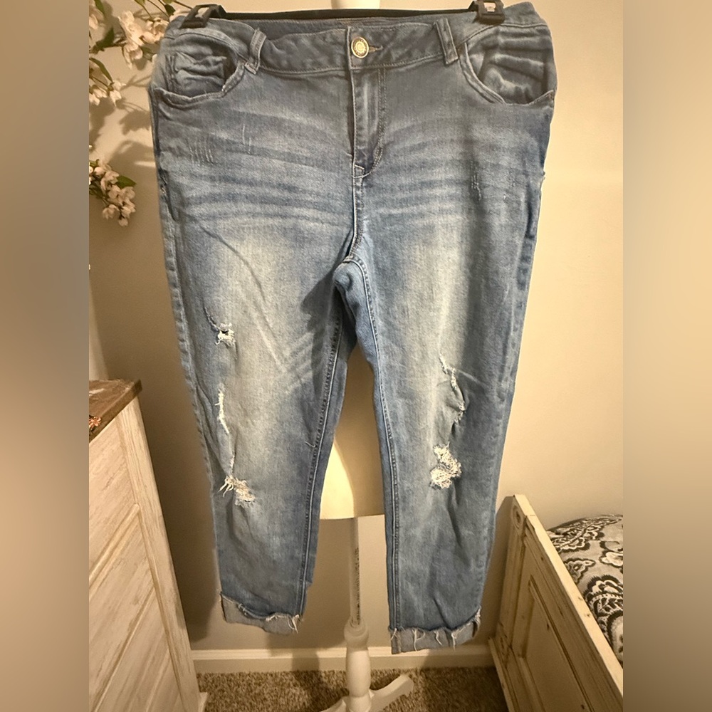 Maurice’s Cuffed Capri Jean